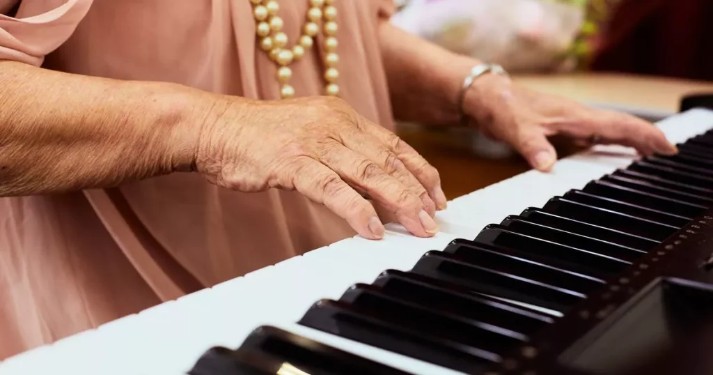 senior piano moving discount